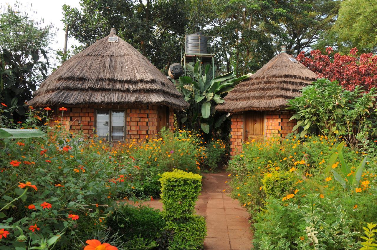 New Court View Hotel Masindi Exterior foto