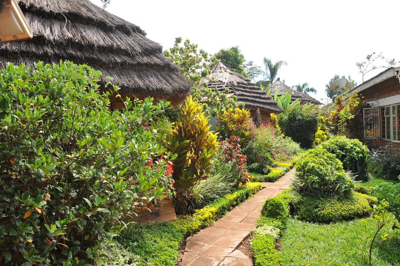 New Court View Hotel Masindi Exterior foto
