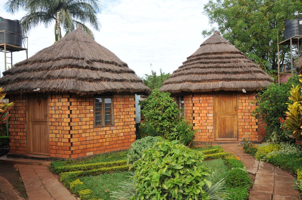 New Court View Hotel Masindi Exterior foto