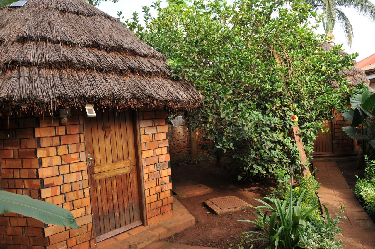 New Court View Hotel Masindi Exterior foto